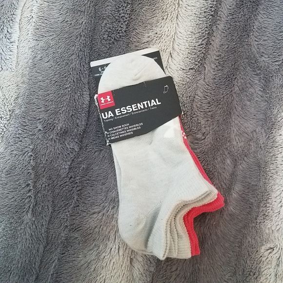 Under Armour no show socks NWT - Picture 2 of 3